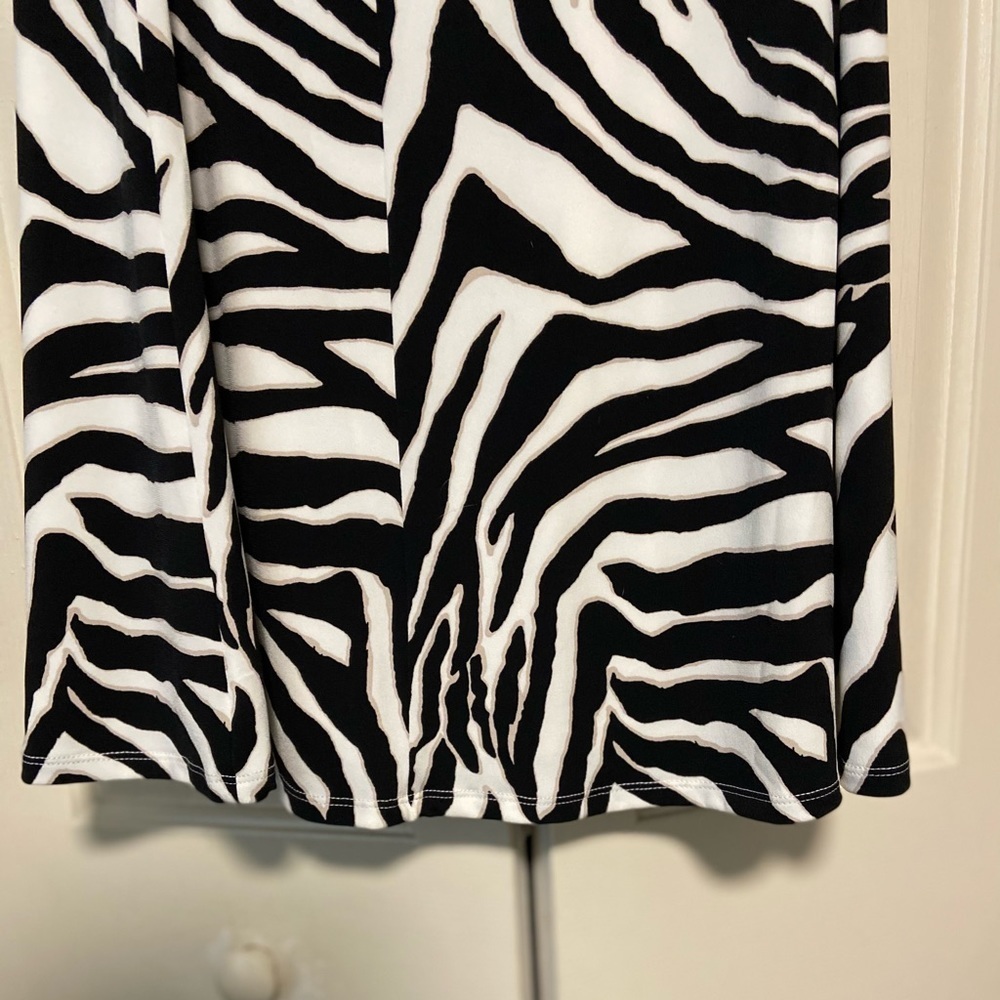 White House Black Market Zebra Print Pencil Skirt. - Picture 10 of 15